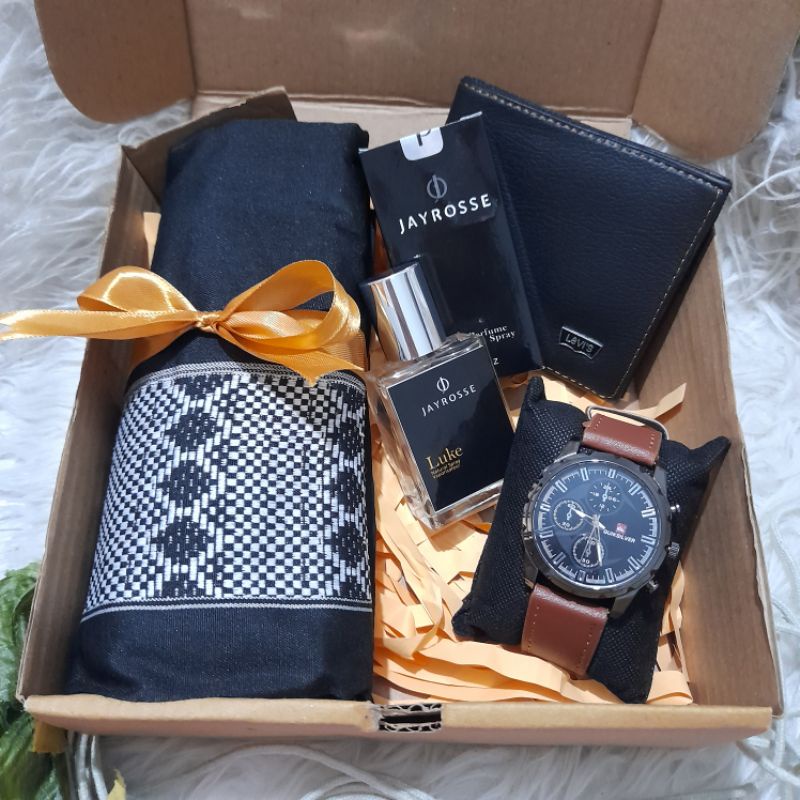 Hampers Cowok / Hadiah Kado Spesial buat Cowok / Kado Ulang Tahun Cowok / Kado buat Suami / Kado Cowok / Hadiah Anniversary buat Suami / Gift Set Sarung Parfum Dompet Jam Tangan Pria