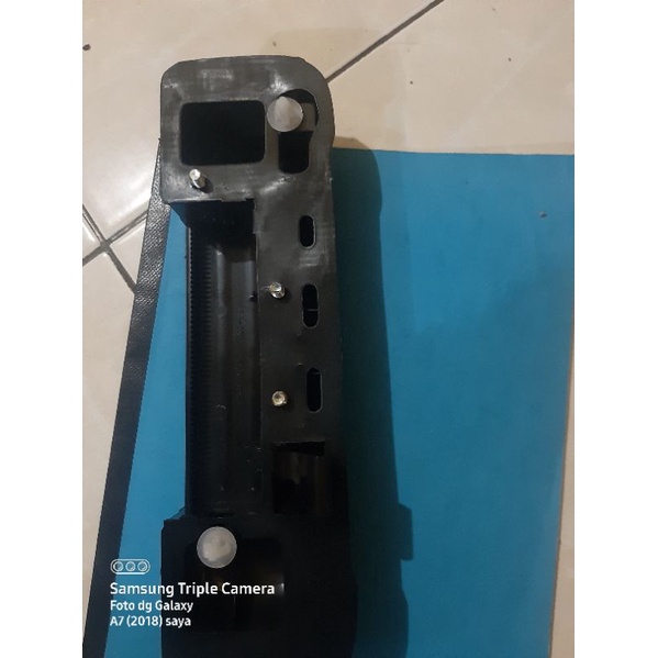 HANDLE PINTU BAGASI BELAKANG MOBIL SUZUKI ESKUDO 2000