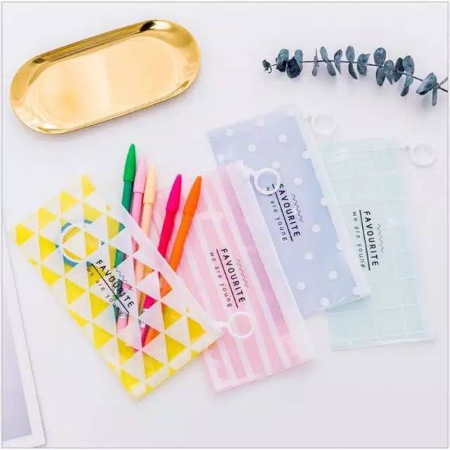 

Tempat pensil trasparan pastel