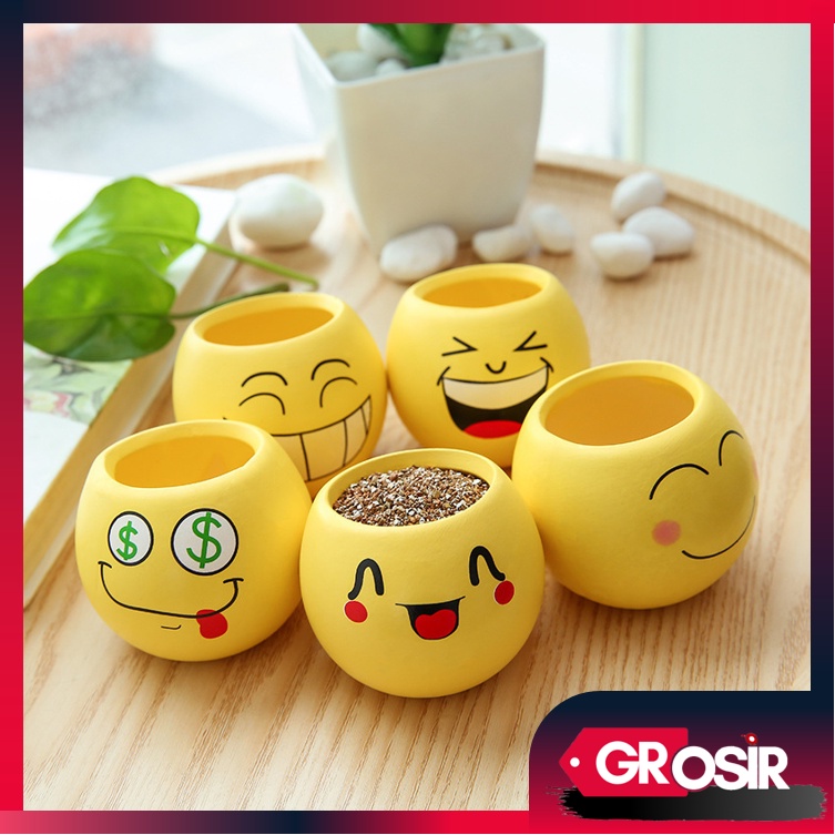 Grosir - 8074 Tanaman Hias Rumput Emoji / Vas Bunga Emoticon Emoji / Pot Emoji Emoticon / Pot Bunga Mini Lucu Imut / Pot Bisa Tumbuh Rumput