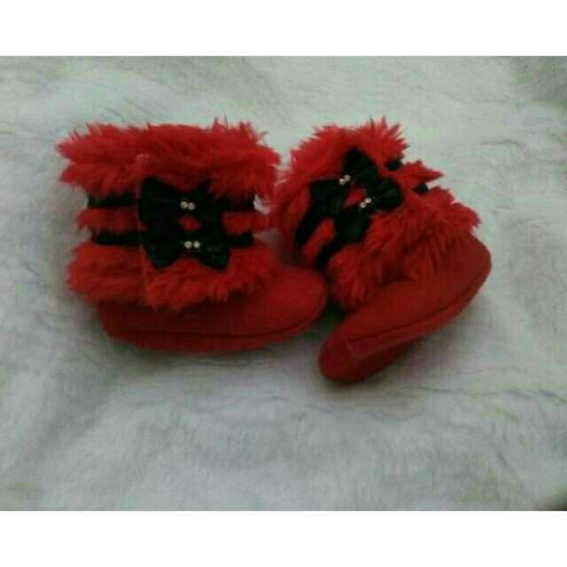 Sepatu booth bayi