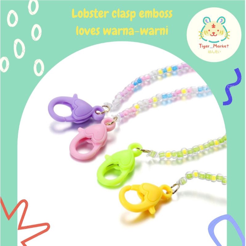 Lobster clasp plastik warna emboss love ukuran 22mm