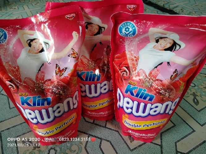 Soklin Pewangi Pakaian 800 Ml