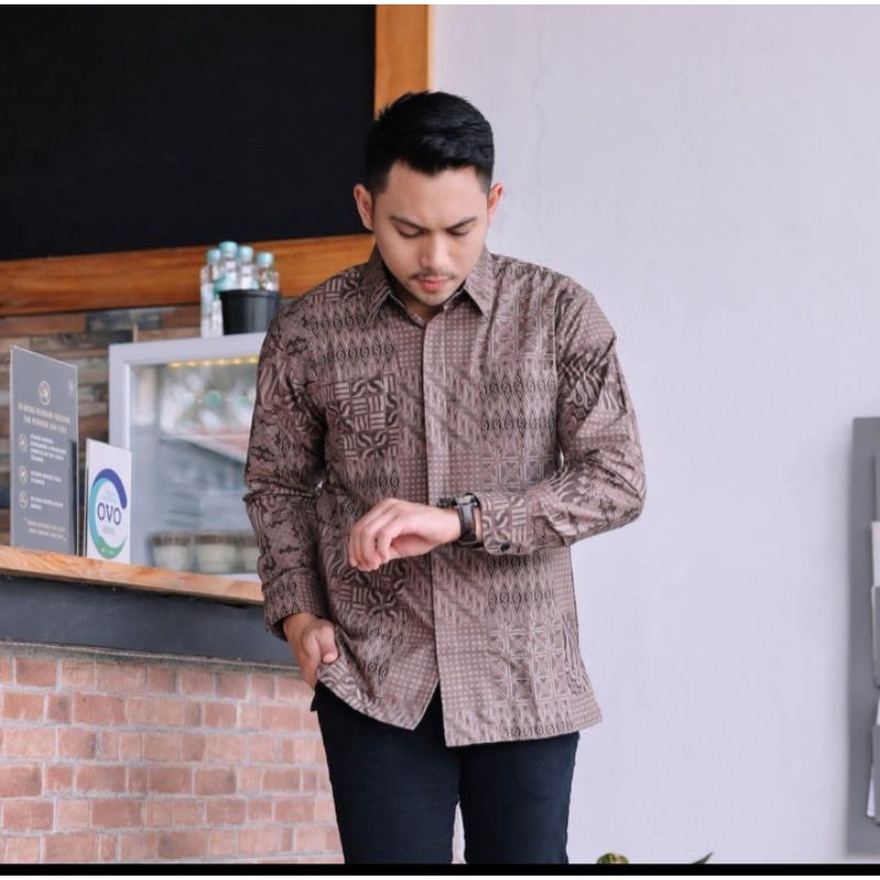 kemeja batik pria Praja reguler fit lengan panjang lapis furing