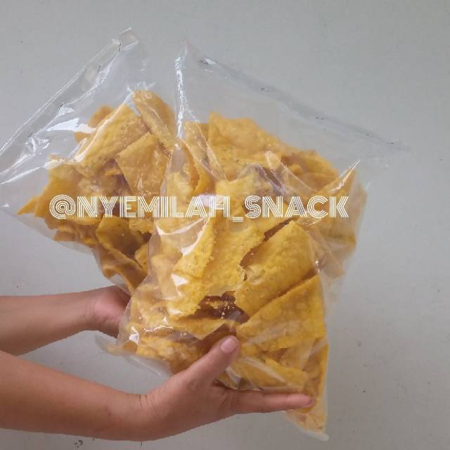 

Nyemilah_Snack Kerupuk pangsit / keripik bawang merk angsa