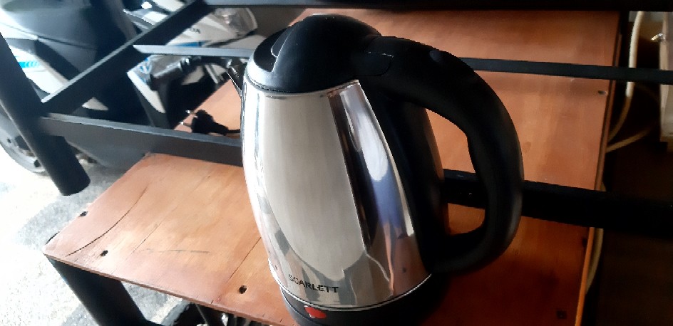 Kettle Listrik 2 Liter Scarlett / Heater Pemanas Air / Teko Listrik
