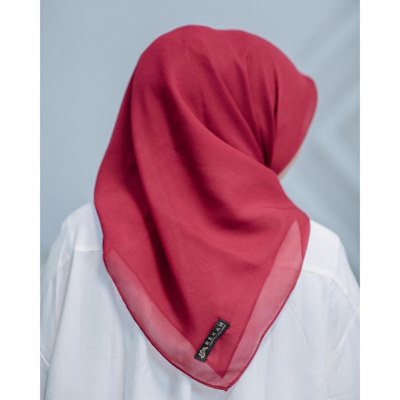 Hijab Segi Empat Polycotton Bella Square Premium Tepi Jahit