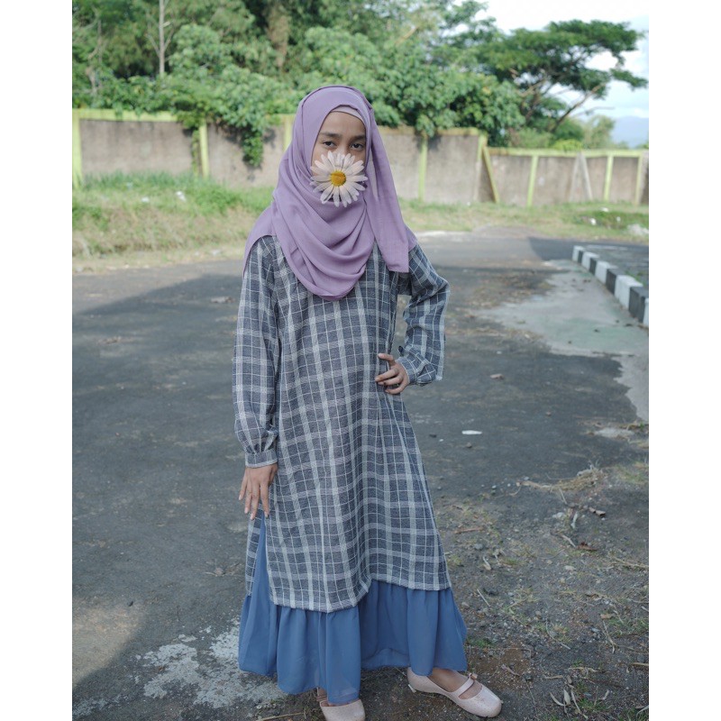 DRESS ANAK TANGGUNG KOTAK MIDI hi.hanna_id Sahla Midi Dress in Denim