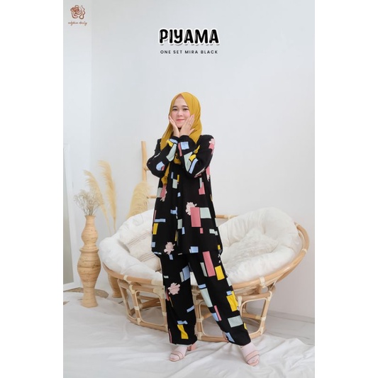 ONE SET MIRAORIGINAL ADZKIA DAILY