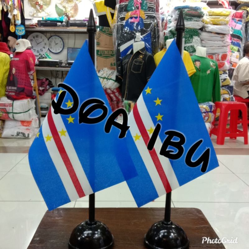 

ready stock tiang kayu meja+bendera CAPE VERDE ready stock