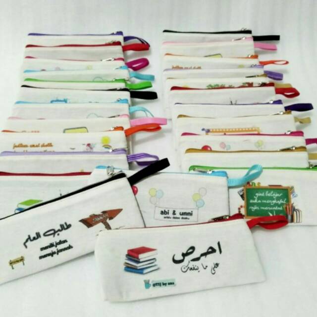 

Tempat pensil satu lusin pencil tempa Tholibul ilmi