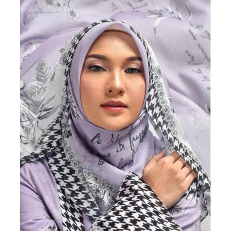 hijab segi 4 voal premium(IRWAN GINAWAN)