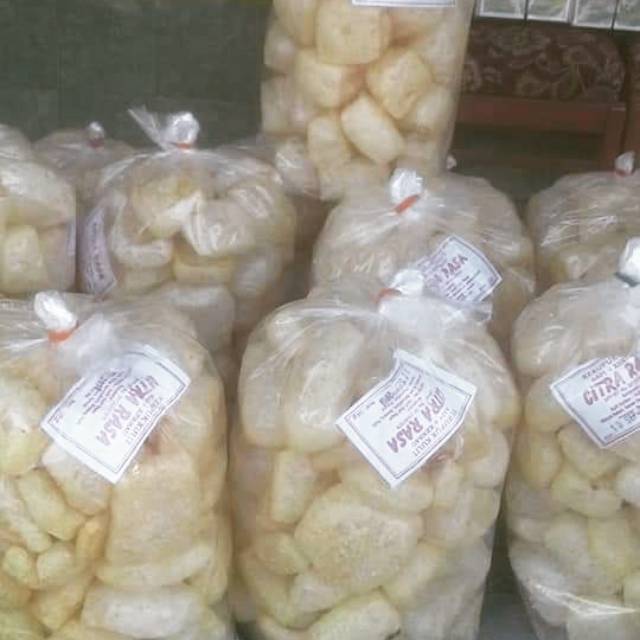 

Krupuk rambak kulit sapi