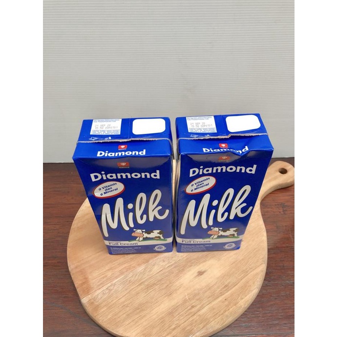 

(1 KARTON) SUSU UHT DIAMOND MILK FULL CREAM