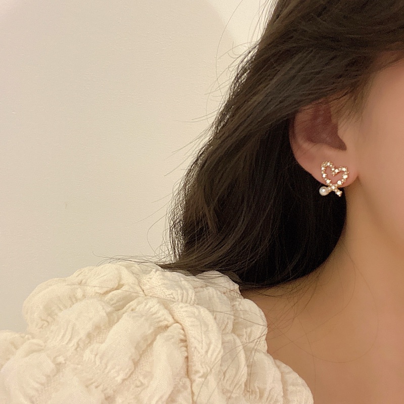 YEEZII Anting Stud Bentuk Hati Aksen Mutiara Untuk Wanita