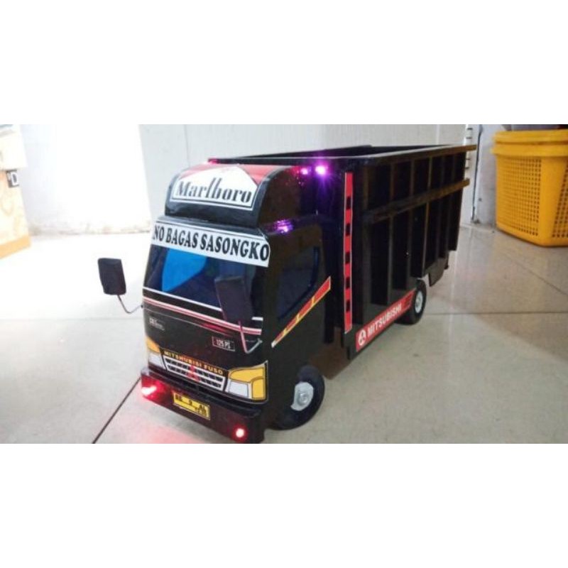 TRUK OLENG COLT DISEL, FUSO ,TRONTON, BAHAN KAYU BERKUAKITAS