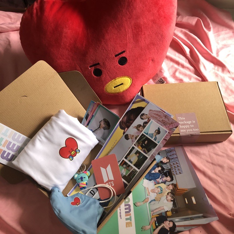 READY STOK HAMPERS KPOP BTS / KADO ULANG TAHUN / BAJU BTS BT21 / BONEKA BT21 BTS ISI LENGKAP DAN BAN
