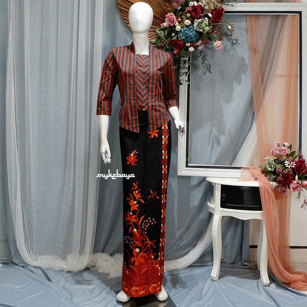 kebaya wanita Kebaya Lurik Kutubaru Kartini Lengan 7/8 Rok Batik Sarung Klasik Jawa Tradisional Wisu