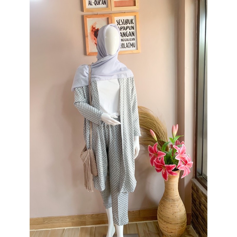 SET CARDIGAN DAN CELANA RAJUT