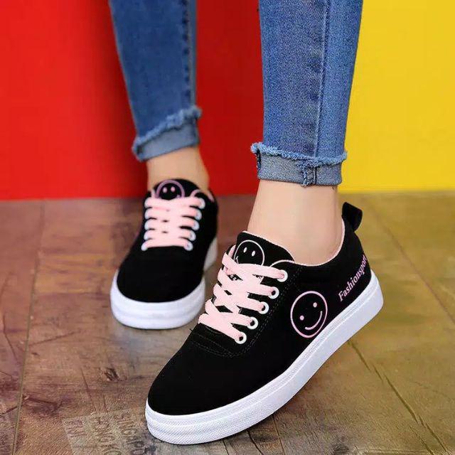 Sepatu Wanita / Motif Smile Lucu  / sepatu kets / Terlaris / poxing / Fashion / Sneakers / Sekolah / hitam / perempuan