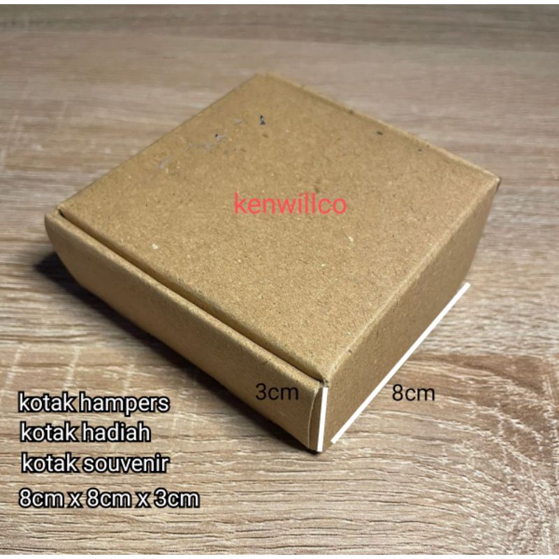 

BOX KOTAK SOUVENIR 8X8X3CM KOTAK HADIAH