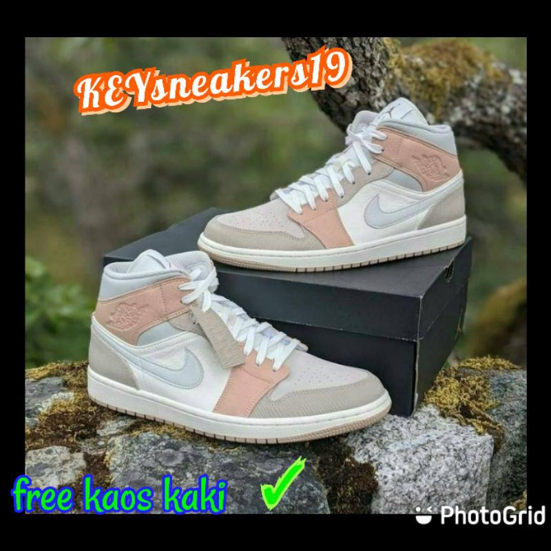 SEPATU WANITA NIKE AIR JORDAN1 MID MILAN CREAM WHITE