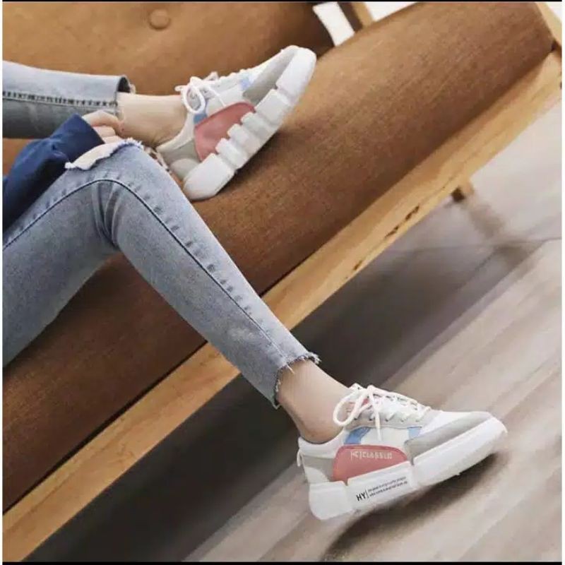 Sale Sepatu Sneakers Wanita HCT CLASSLO