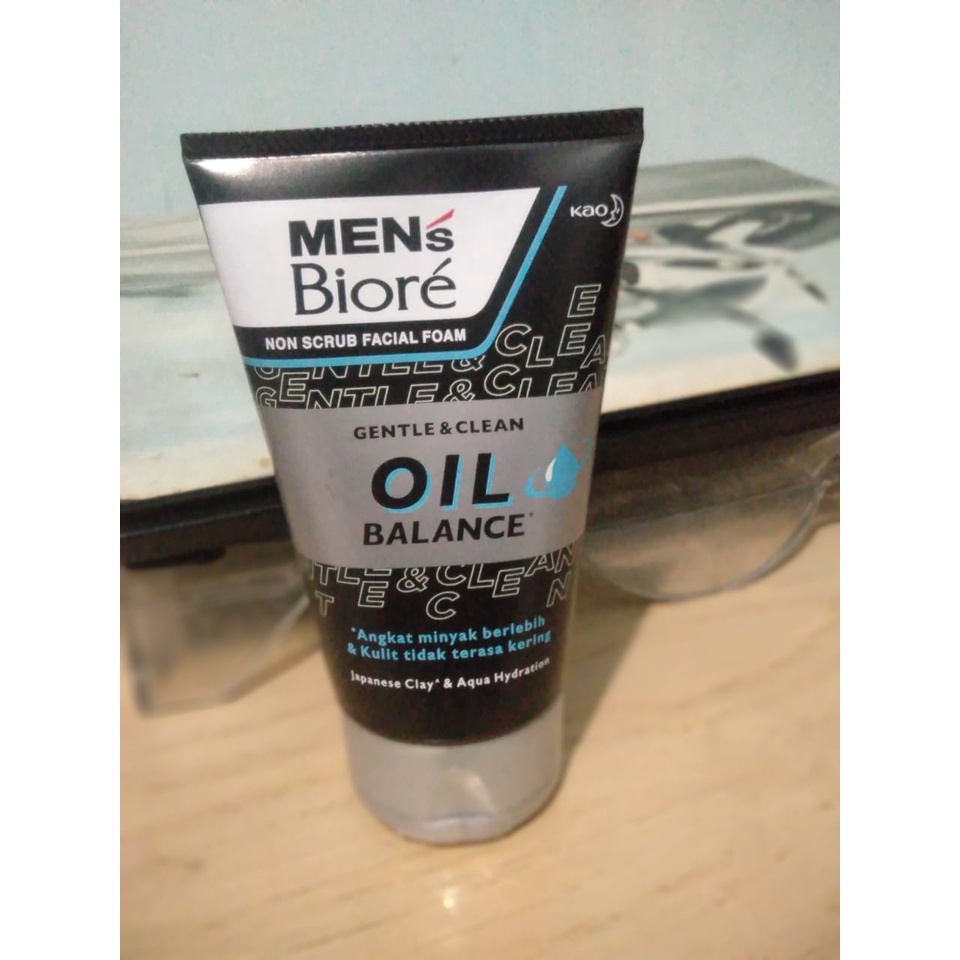 Mens Biore Non Scrub Oil Balance