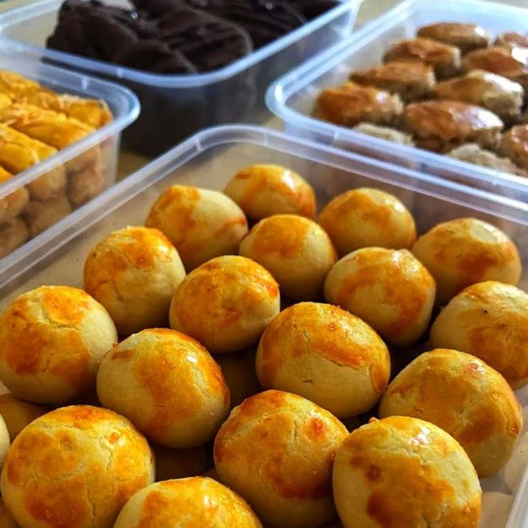 

Kue Nastar Selai Nanas Spesial (box mika 500ml, 295gr) YnH /Produk Trend