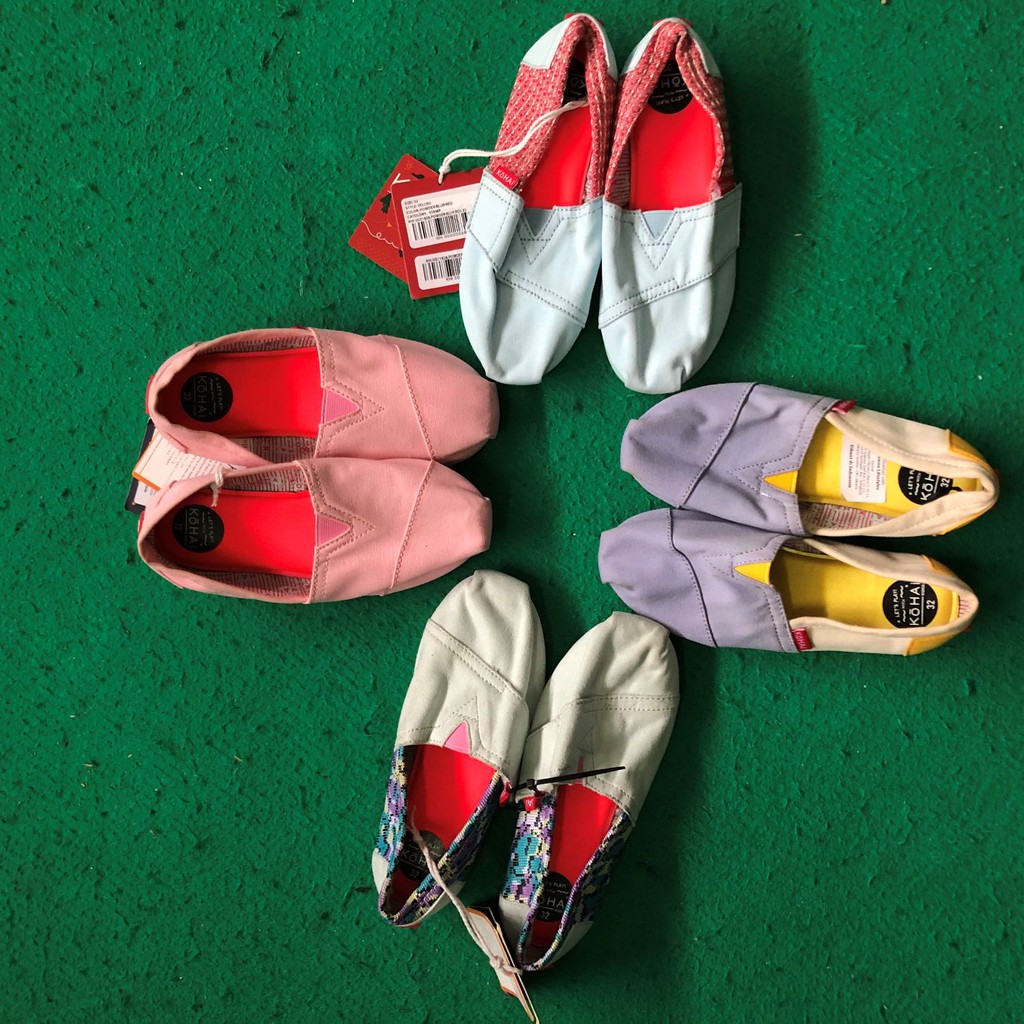 Sepatu Slip on anak laki & perempuan - Wakai  Kohai. 100% original.