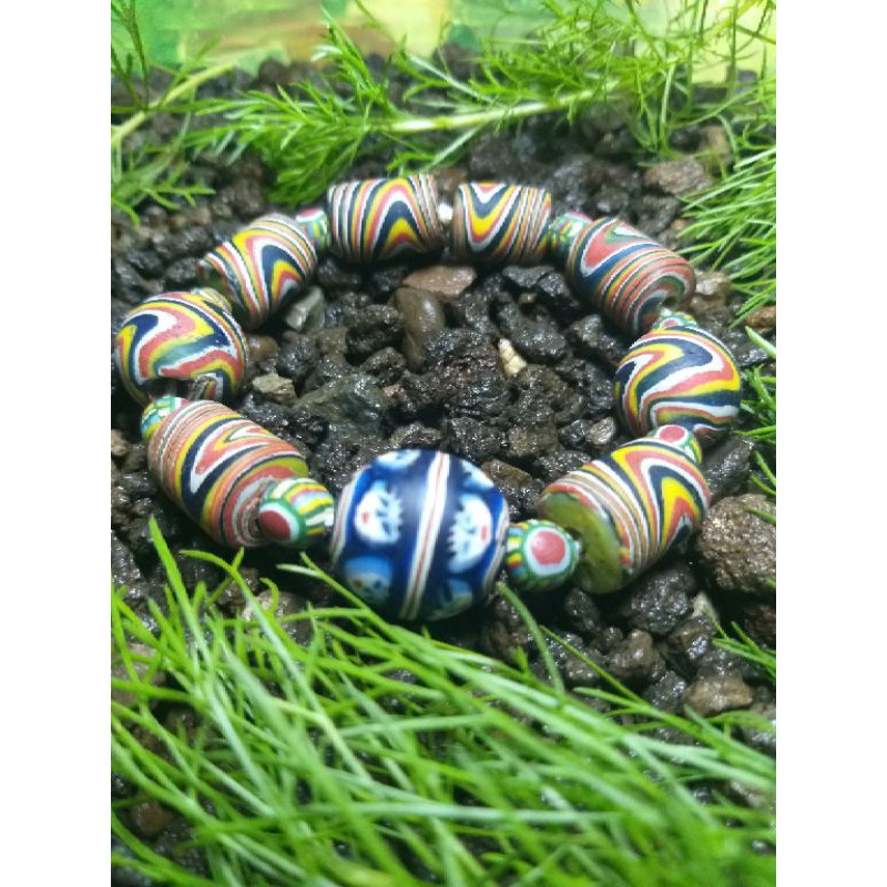 manik manik topeng  antik