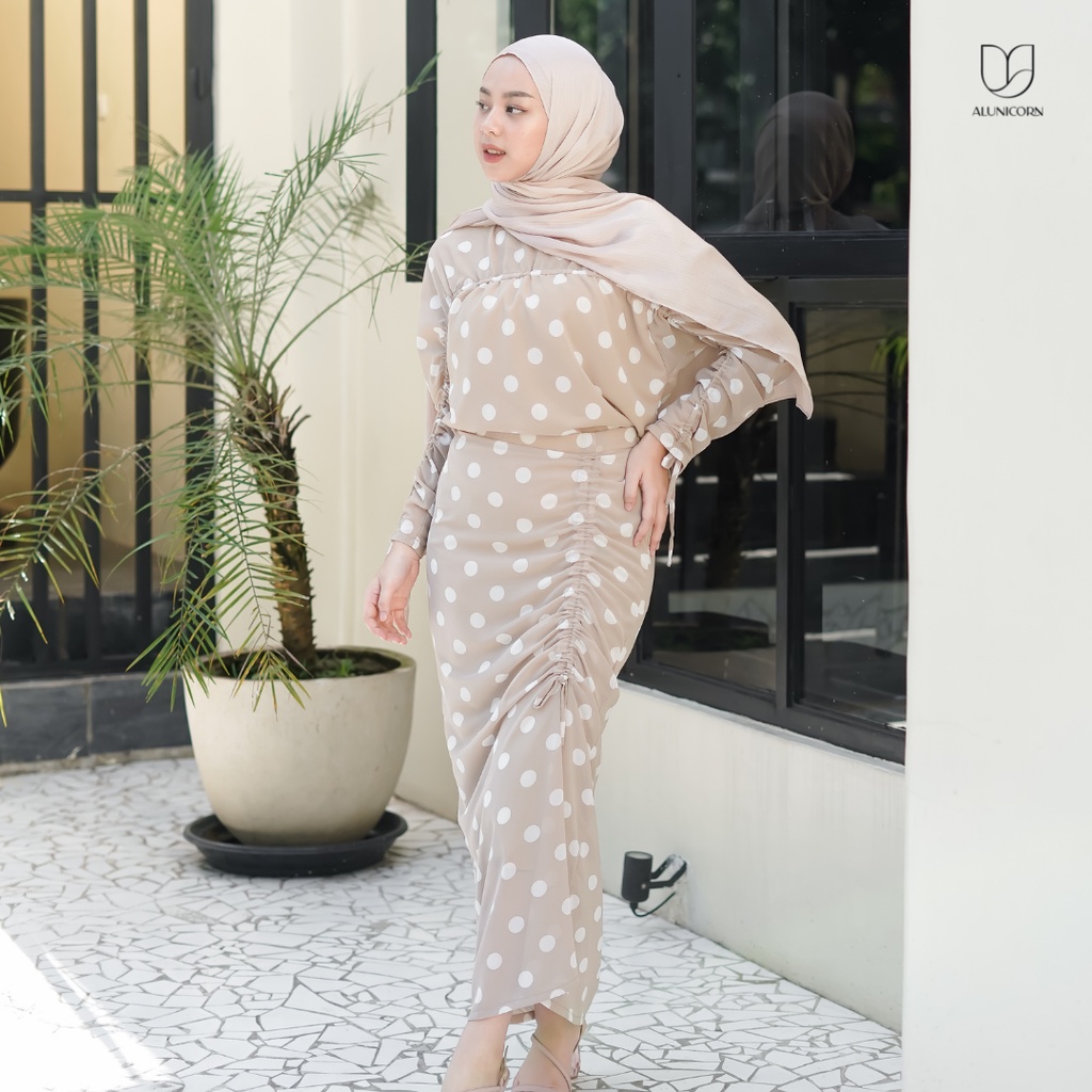 Alunicorn - Yerra Set - Blouse - Skirt-Oneset Cappucino