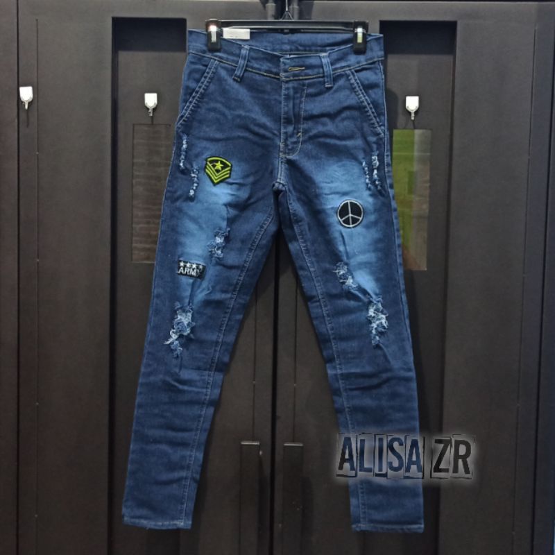 Celana Jeans Pria Sobek Emblem Ripped Cowok Celana Sobek Pria Slim Fit Celana Panjang Soft Jeans sobek emblem