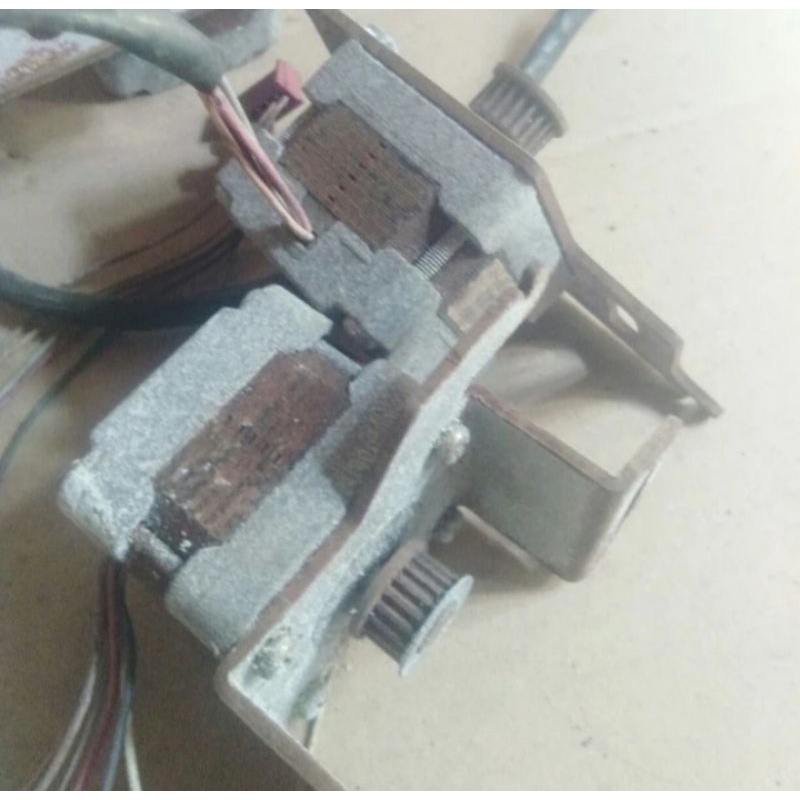 motor stepper printer kondisinya lengket atau serret