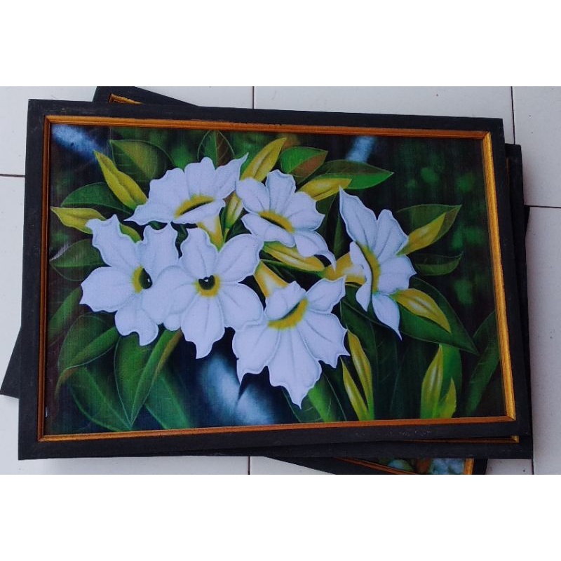 hiasan dinding lukisan cetak bunga lily putih bunga terompet plus bingkai ukuran 65×45