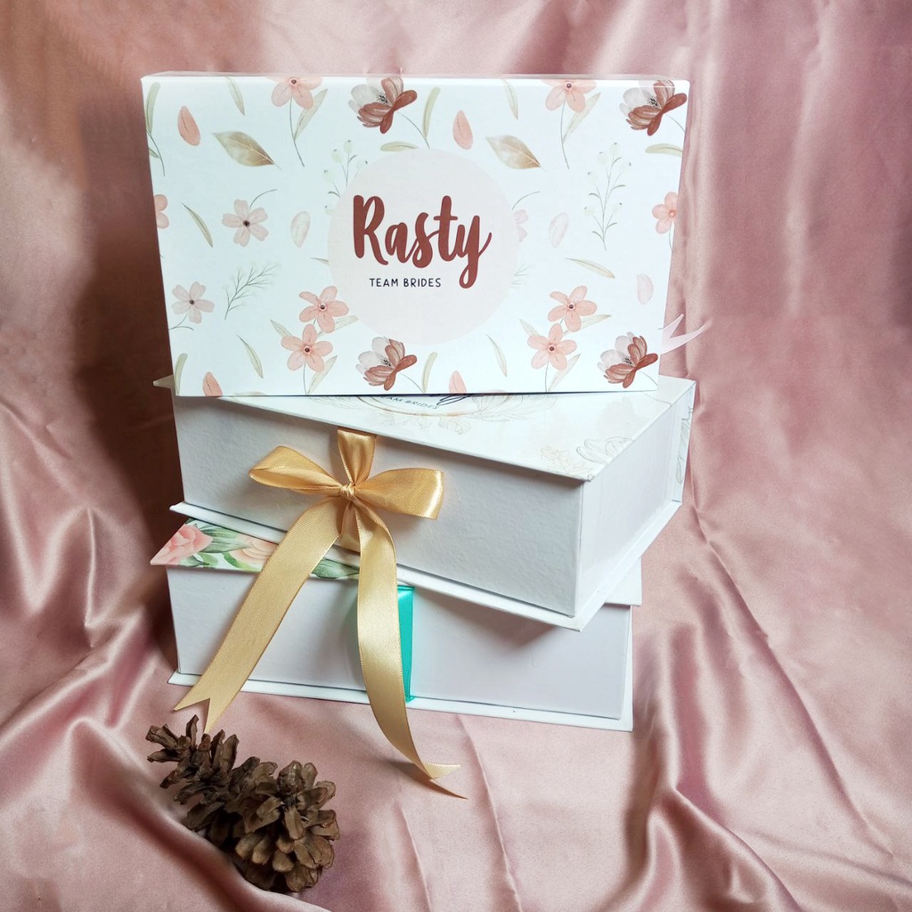 

Box Bridesmaid Exclusive/Hard box custom/Hampers/Kemasan/Gift Box/Kotak Hadiah/Box Wedding ukuran 27 x 16 x 8cm