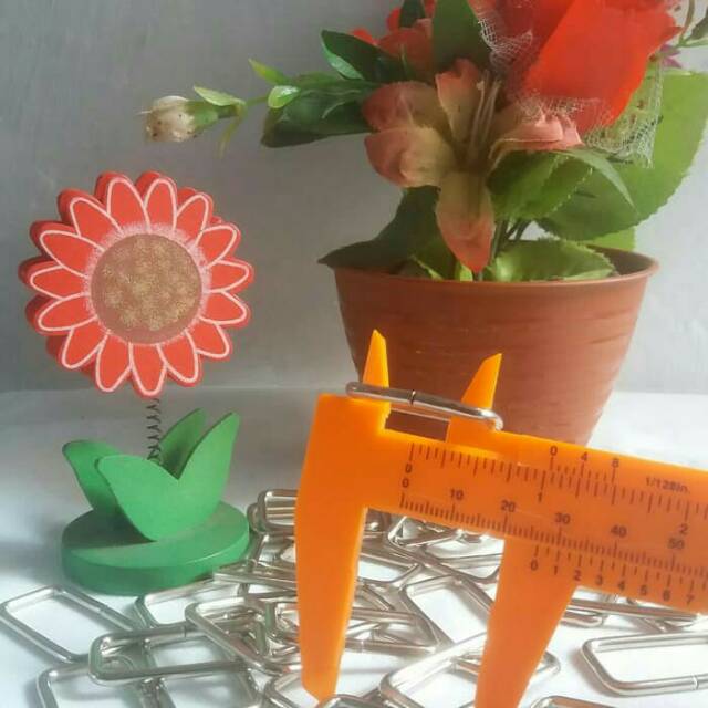 

RING BESI NIKEL PERSEGI PANJANG 2,5 CM