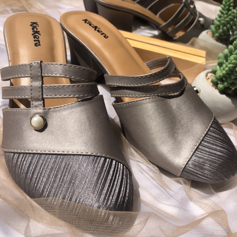 NEW ARIVAL SANDAL SLOP HAK TAHU 5cm HIGHHEELS SALSA TERBARU HAK CHUNKY SELOP 2WARNA MUTIARA KOREA TERLARIS SANDAL WANITA TERBARU SENDAL MULES WANITA CASUAL KEKINIAN MURAH SELOP FLIP FLOP SANDAL PEREMPUAN BUSTONG Sandal Wanita Teplek Tali Mules Murah Selop