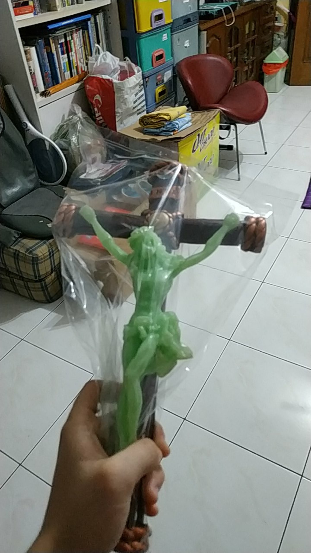 Salib Yesus Bermotif Kayu Fosfor (glow In The Dark)