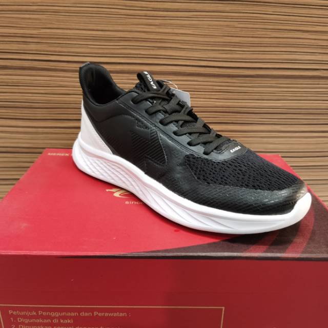 Sepatu running Eagle - Marshal - Black / white