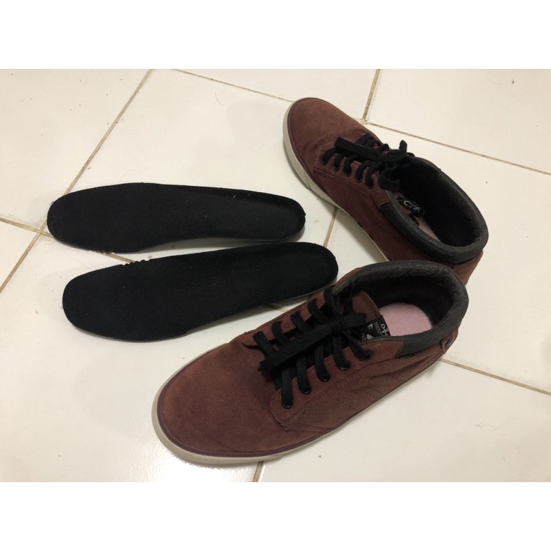 Macbeth Hensley Size 43 Second
