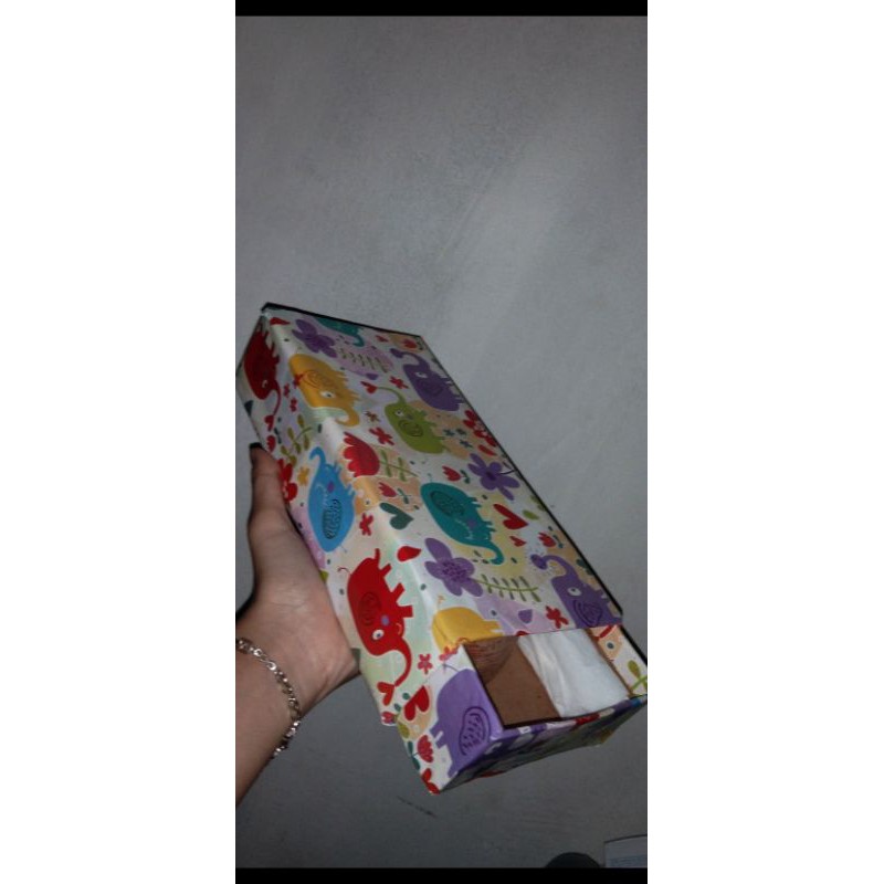 

TEMPAT PENSIL DARI LIMBAH KARDUS