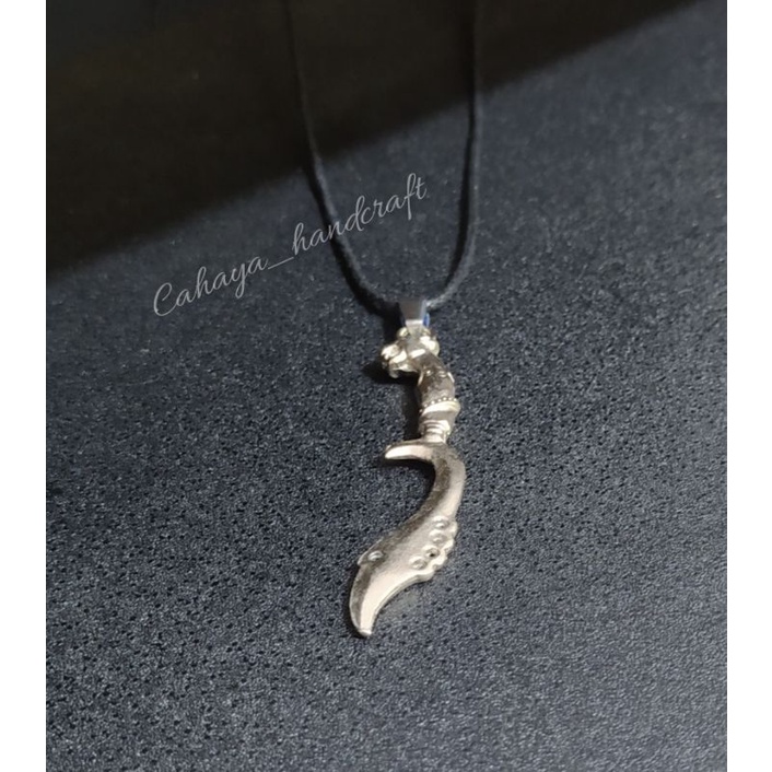 Kalung Kujang Metal 3 Dimensi Bahan LOgam Berat Harga Grosir