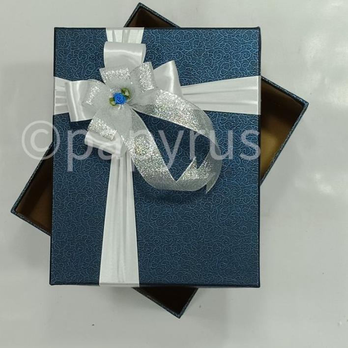 

Best! PAPYRUS 20x25 Tinggi 5cm Kotak Kado Gift Box Hadiah KOTA KADO