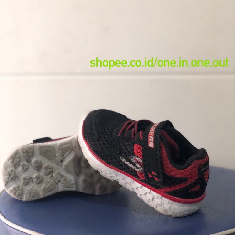 PRELOVED SEPATU SKECHERS ANAK ORI SPORT STATION