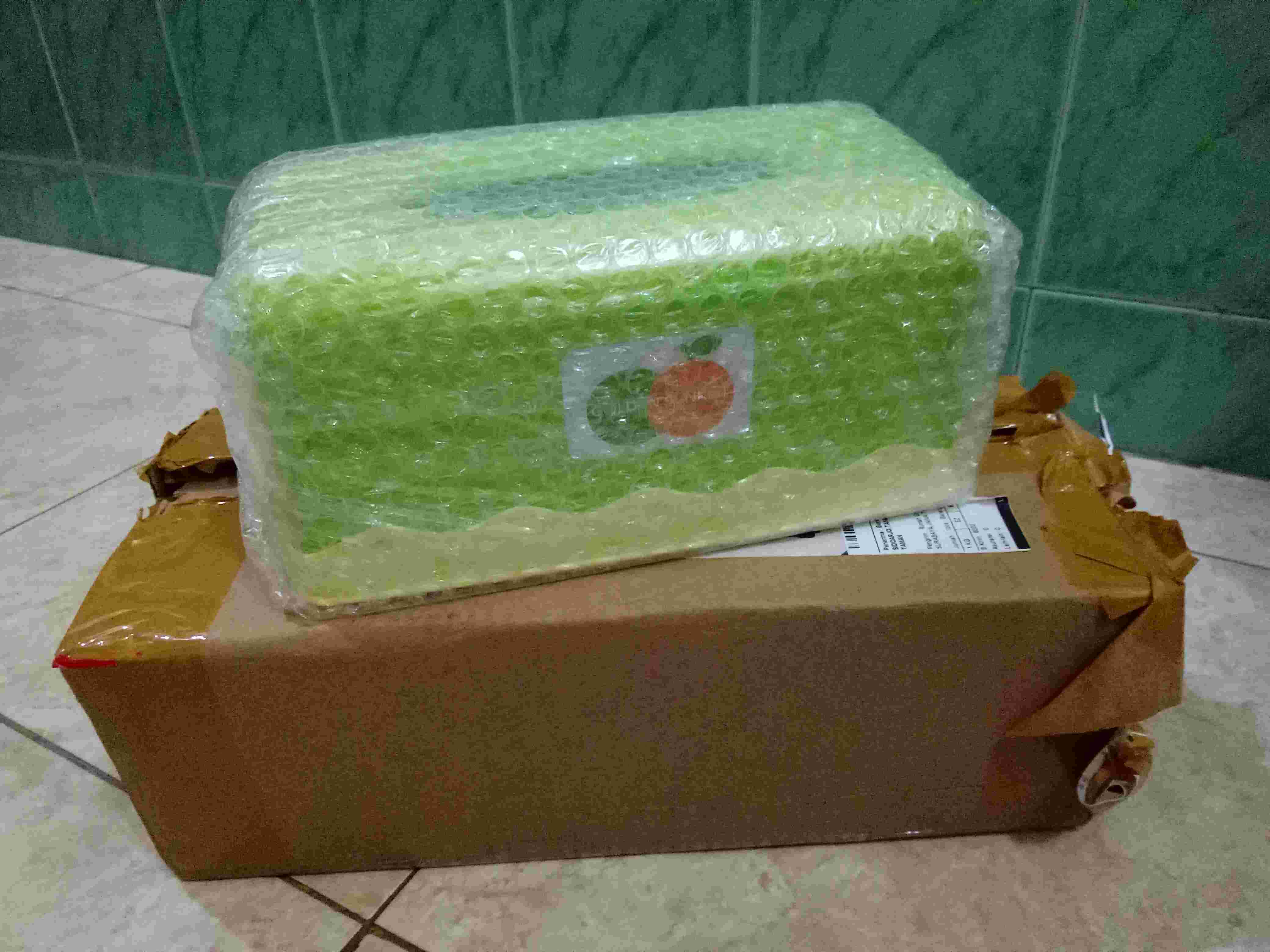 Rumah Gracia - Kotak Tissue Plastik Segi Golden Sunkist