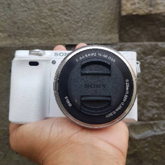 Kamera mirrorless Sony A6000 likenew