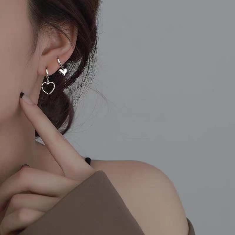 Anting Tusuk Gantung Wanita Desain Hati Asimetris Gaya Vintage / Elegan / Korea / Simple Untuk Pesta