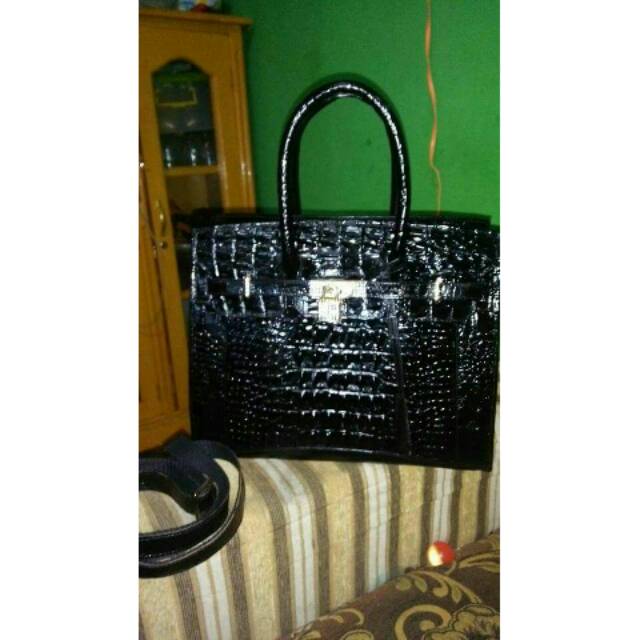 Tas Kulit Buaya Asli Papua