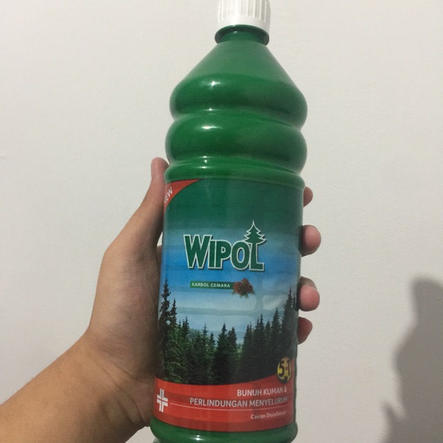 Wipol botol disinfektan